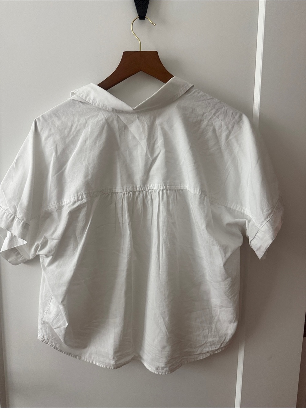Universal Thread White Cropped Button-Down Collared Top - Picture 3 of 5